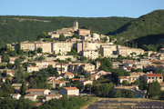 Photo aerienne Luberon, image galerie paysage villages: Banon, Haute Provence. Vue du village