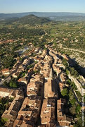 Photo aerienne Luberon, image galerie paysage villages: Saint saturnin les Apt, Luberon Provence. Le Luberon vu du ciel : Saint Saturnin les Apt